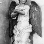 ange de droite