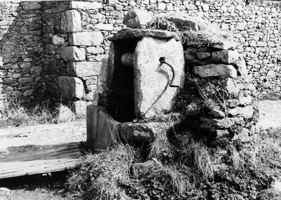 KERVIRE_puits_Ouest_ferme34-10A_1979_resize