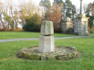 Stèle à Landouzen Le Drennec;