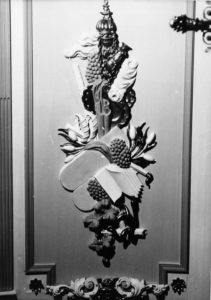 retable Lambris, détail trophée